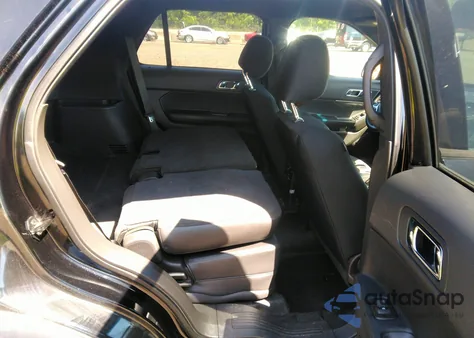 2014 Ford Police Interceptor z USA, uszkodzony, nr VIN 1FM5K8AR9EGA70764